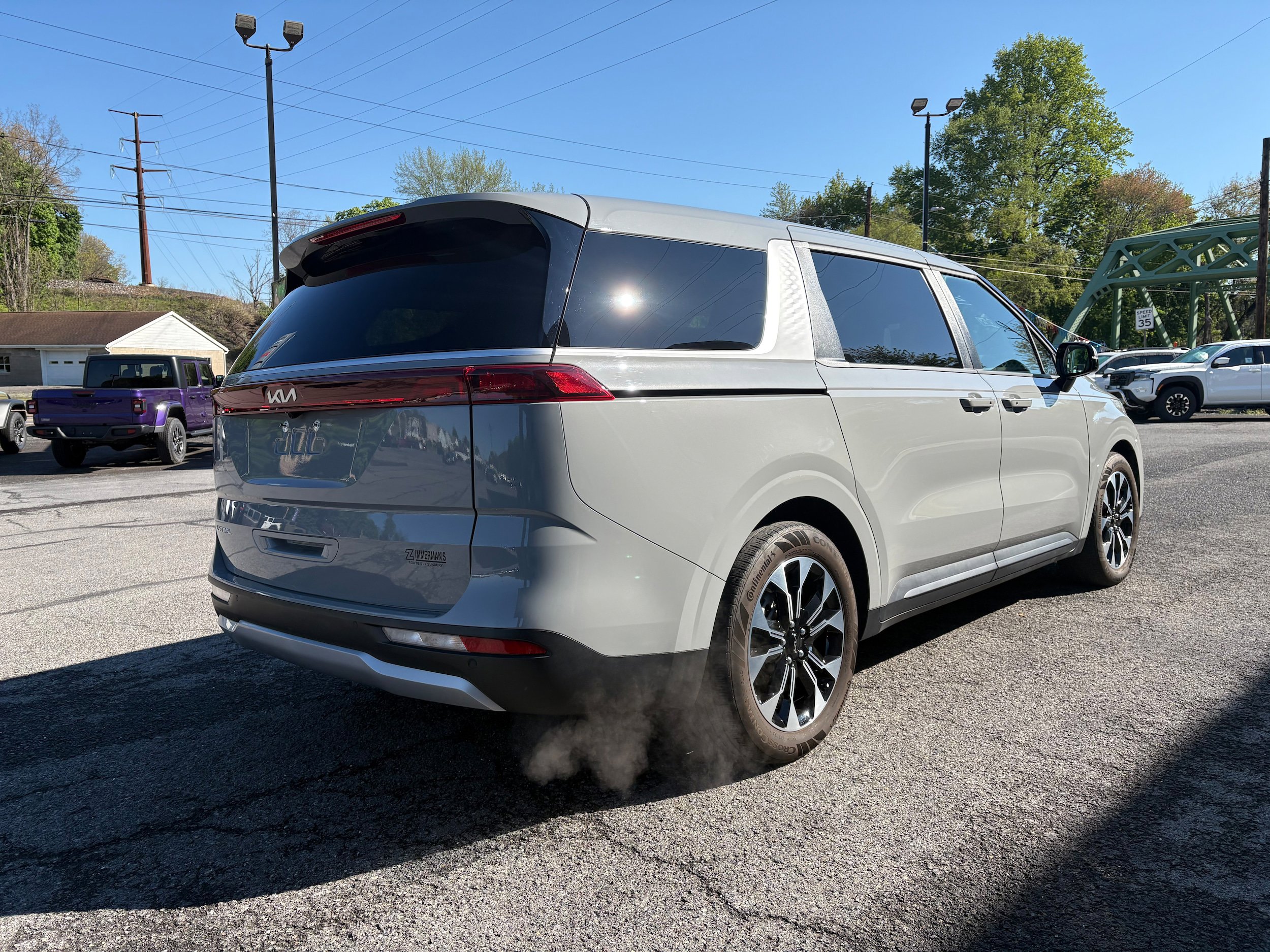 Used 2024 Kia Carnival EX FWD image 7