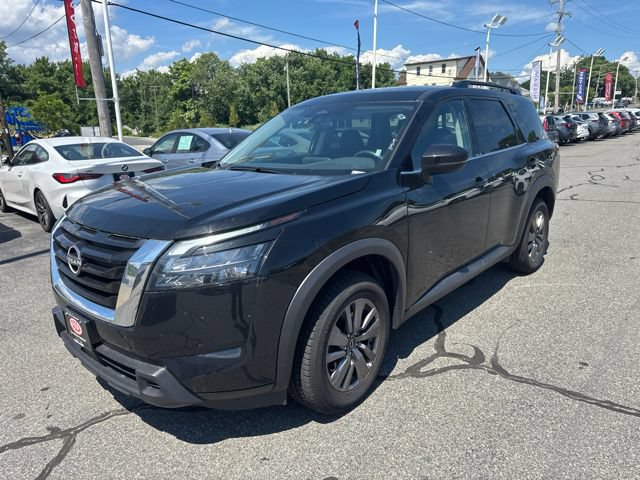 Used 2024 Nissan Pathfinder SV AWD/4WD image 1