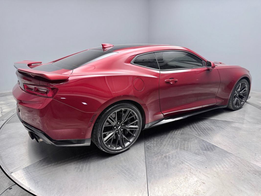 Used 2018 Chevrolet Camaro ZL1 RWD image 5