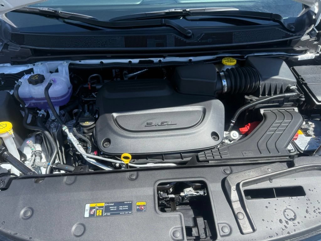 New 2027 Chrysler Pacifica Select w/ Family Tech Group FWD image 68