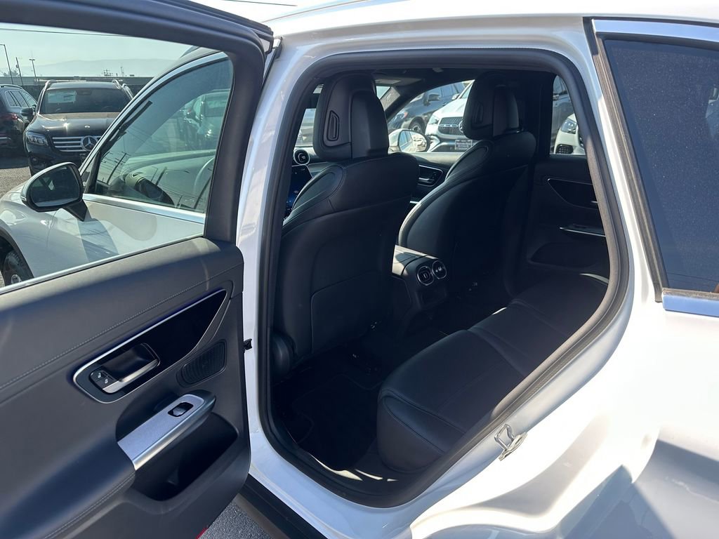 Used 2024 Mercedes-Benz GLC 300 4MATIC image 17