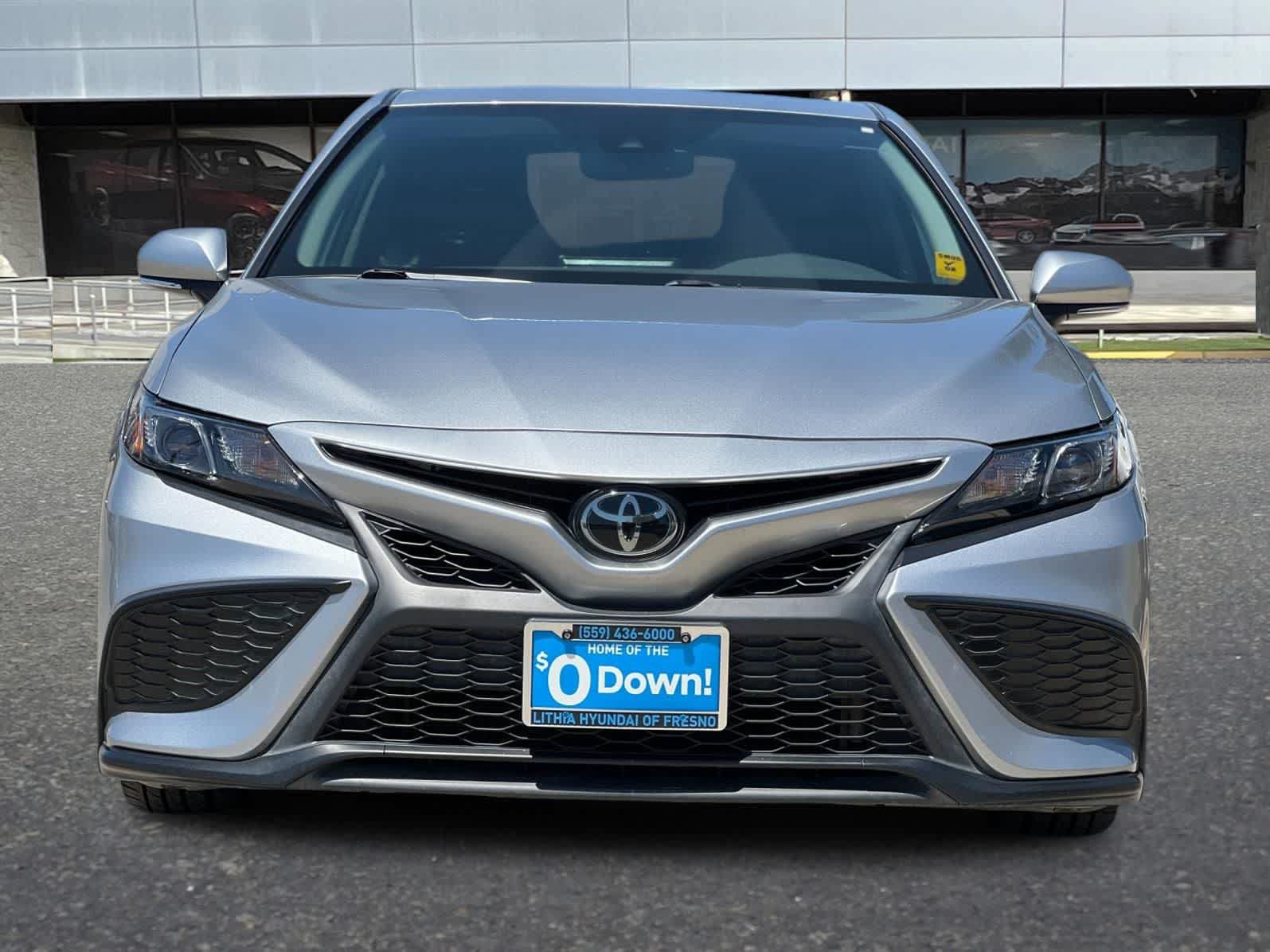 Used 2021 Toyota Camry SE w/ Convenience Package FWD image 11