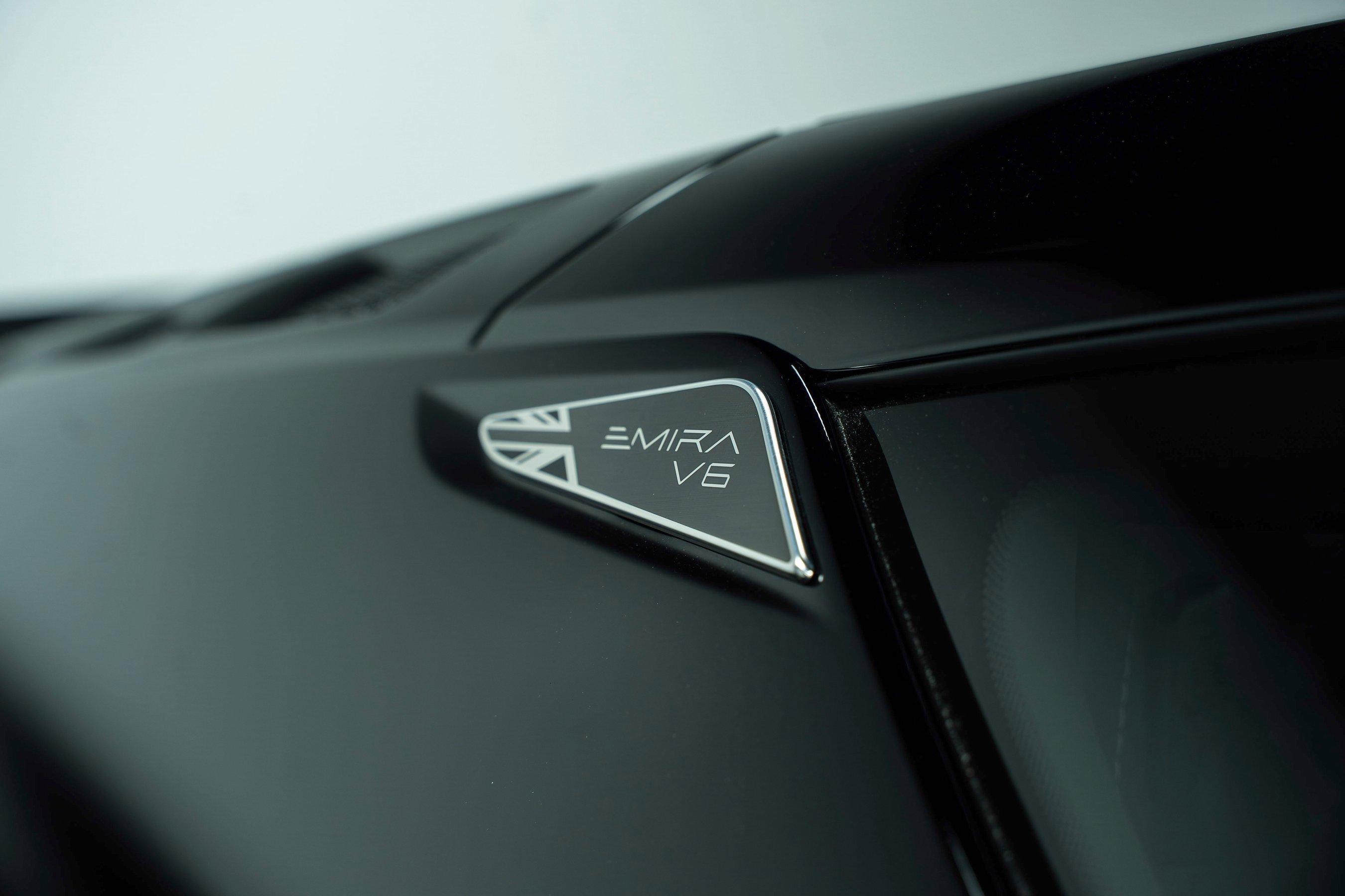 New 2025 Lotus Emira image 10