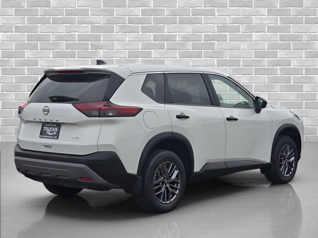 Used 2023 Nissan Rogue S AWD/4WD image 5