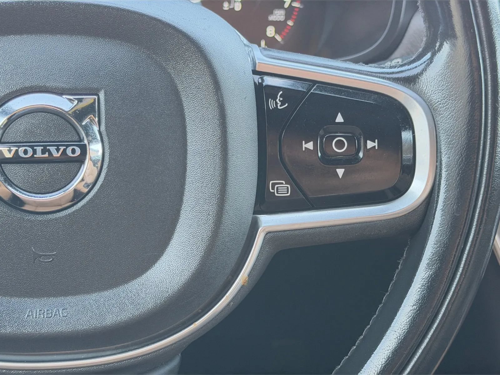 Used 2018 Volvo V90 T6 Cross Country w/ Convenience Package AWD/4WD image 30