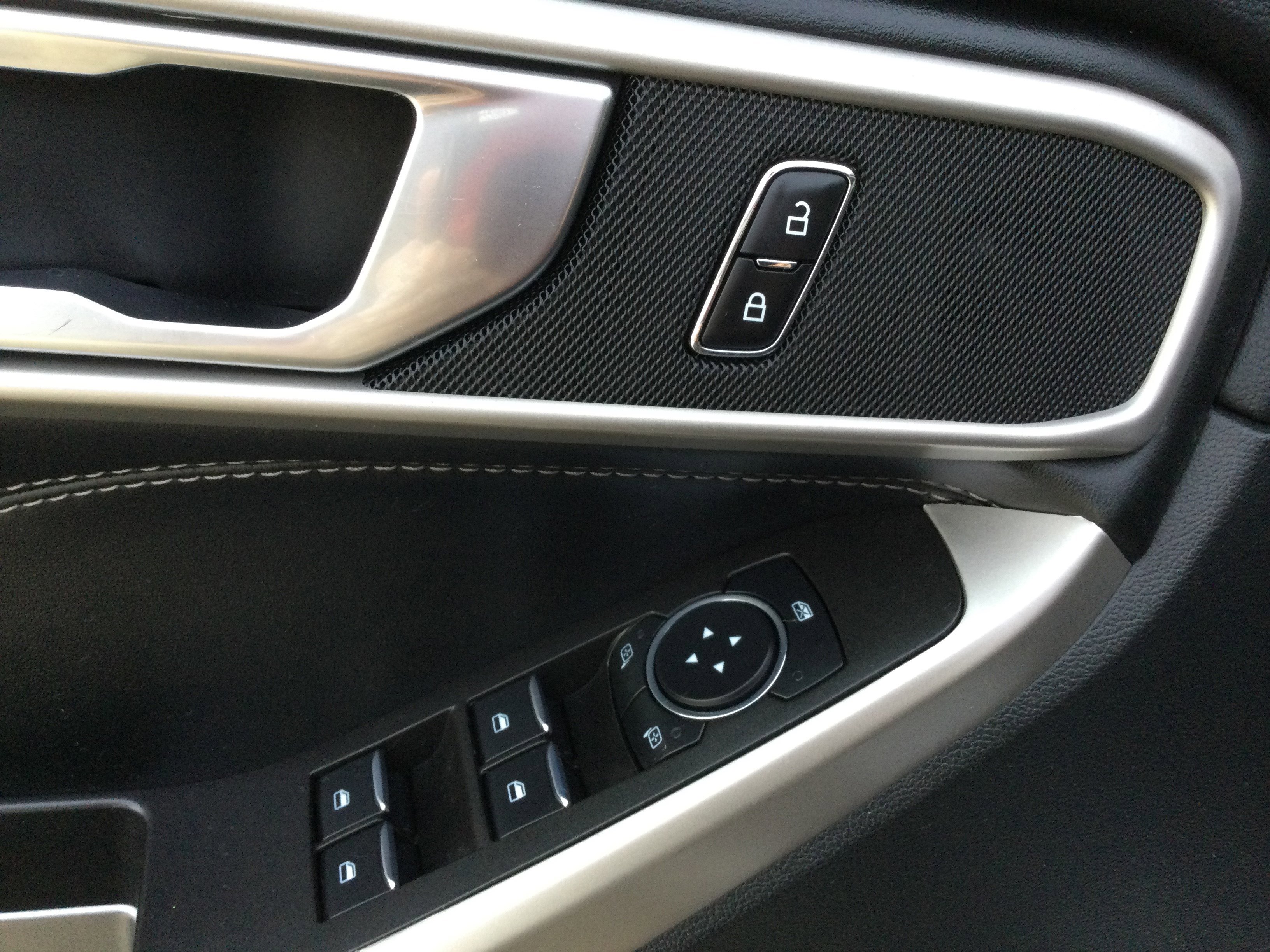 Used 2023 Ford Explorer XLT w/ Equipment Group 202A image 10