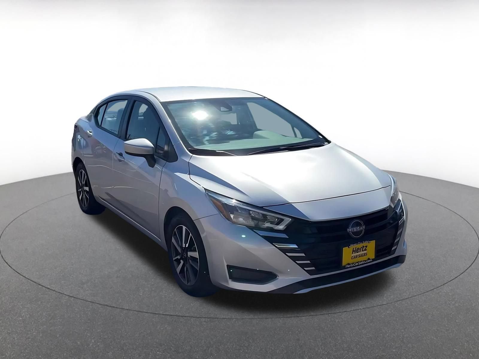 Used 2025 Nissan Versa SV FWD image 3
