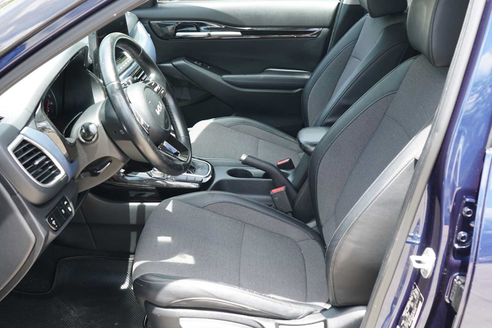 Used 2022 Kia Seltos S FWD image 9