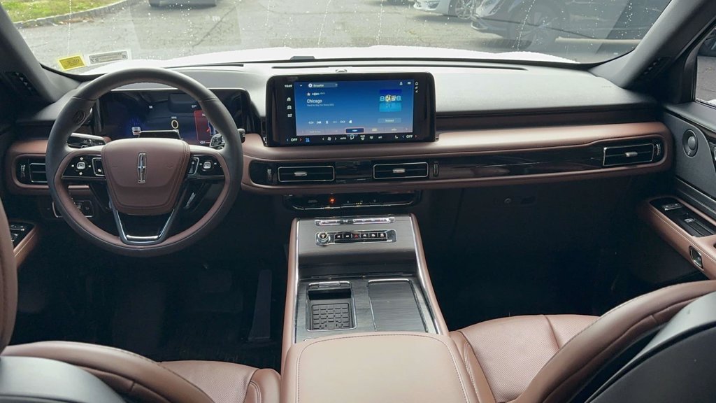 Used 2026 Lincoln Aviator Reserve AWD/4WD image 16