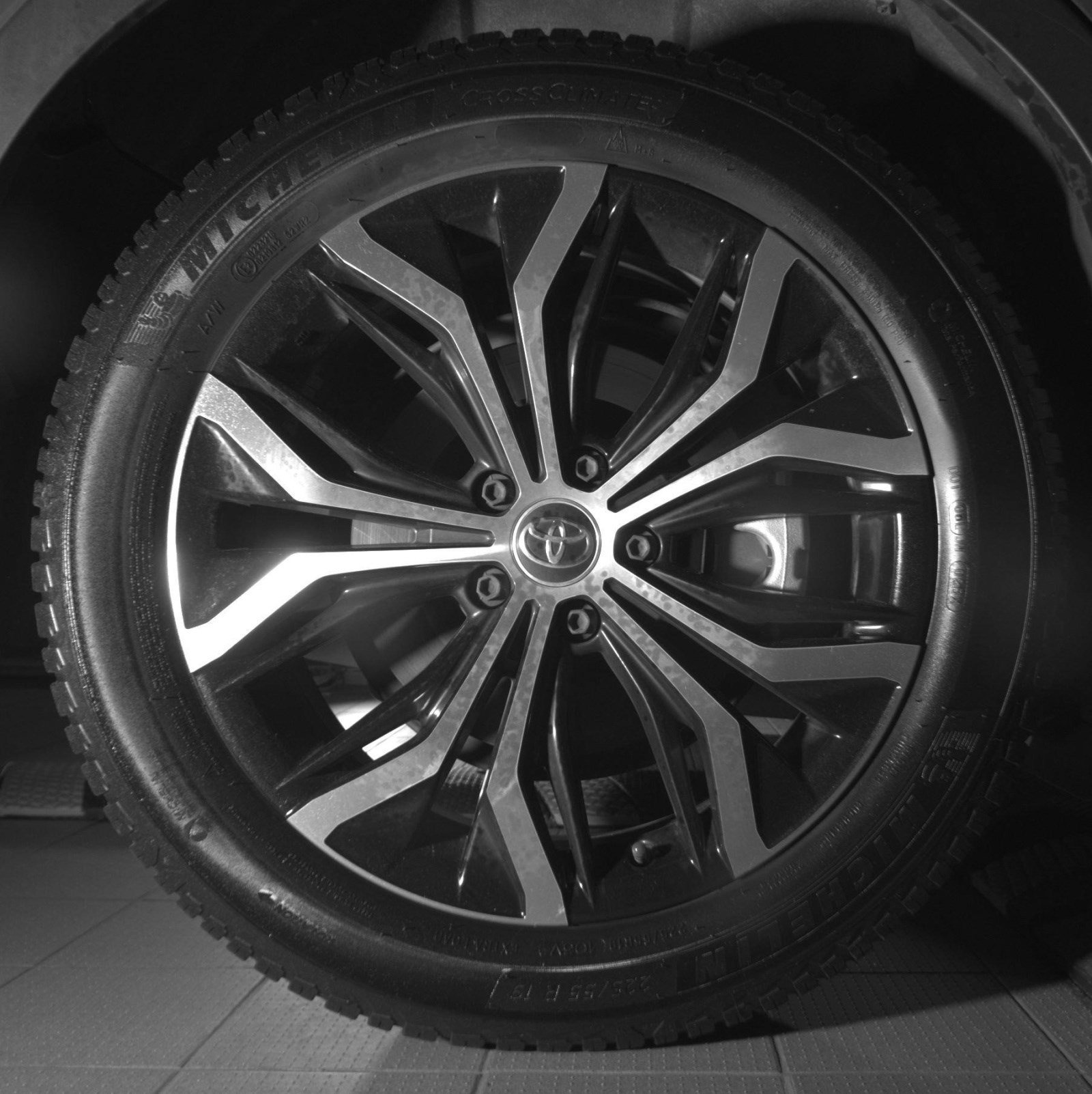 Certified 2025 Toyota Crown AWD/4WD image 12