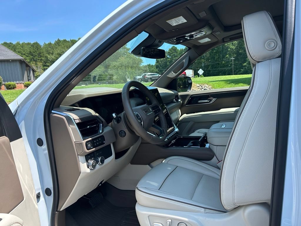 Used 2026 GMC Yukon XL Denali w/ Sun & Power Step Package AWD/4WD image 41