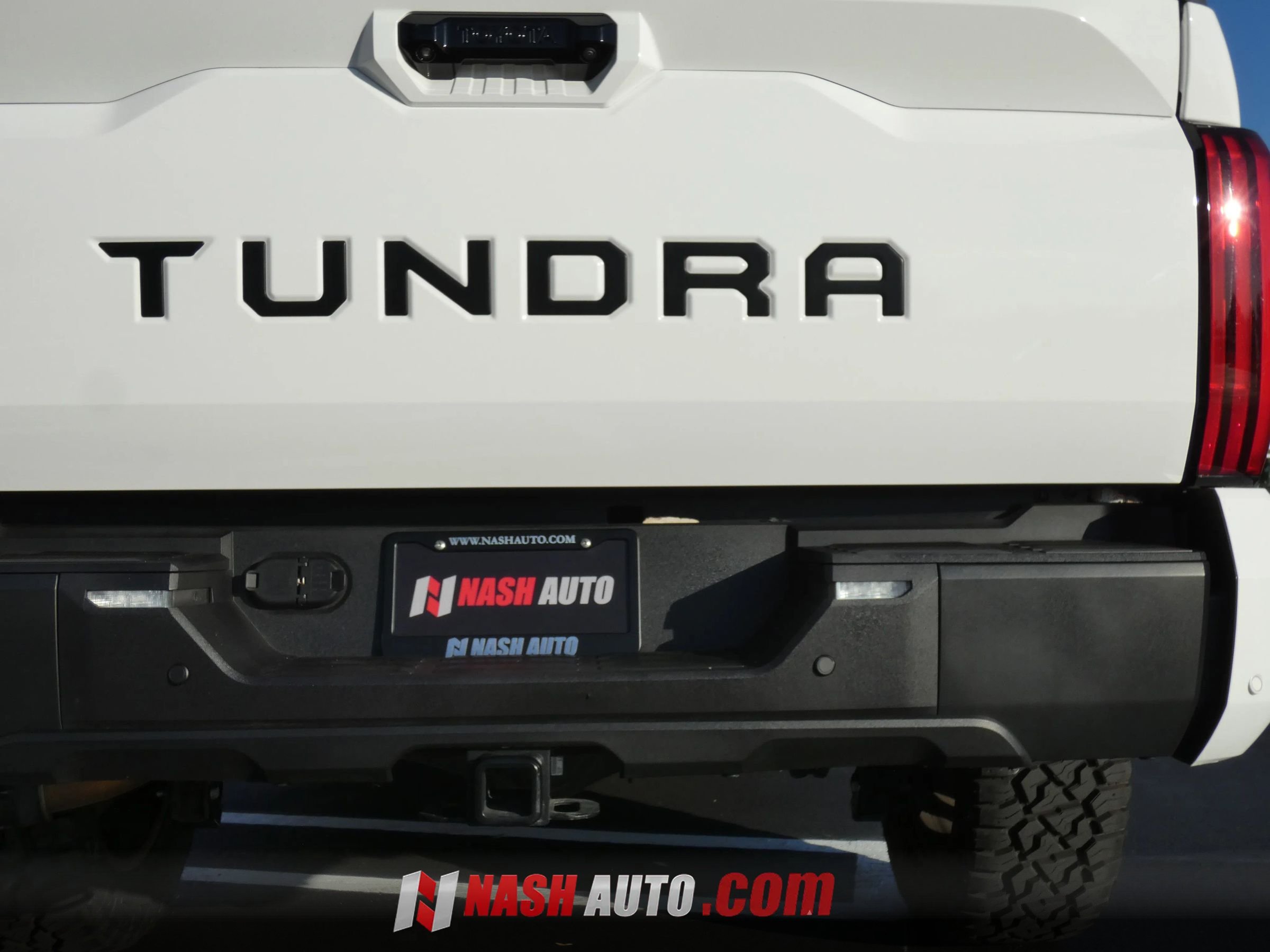 Used 2024 Toyota Tundra Limited AWD/4WD image 9
