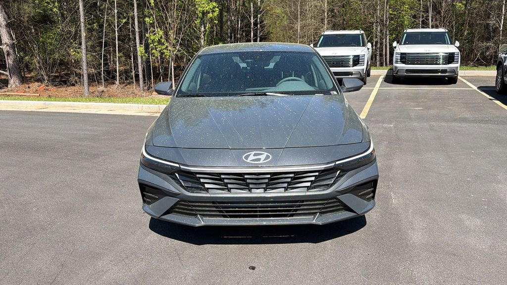 New 2026 Hyundai Elantra SE video 2