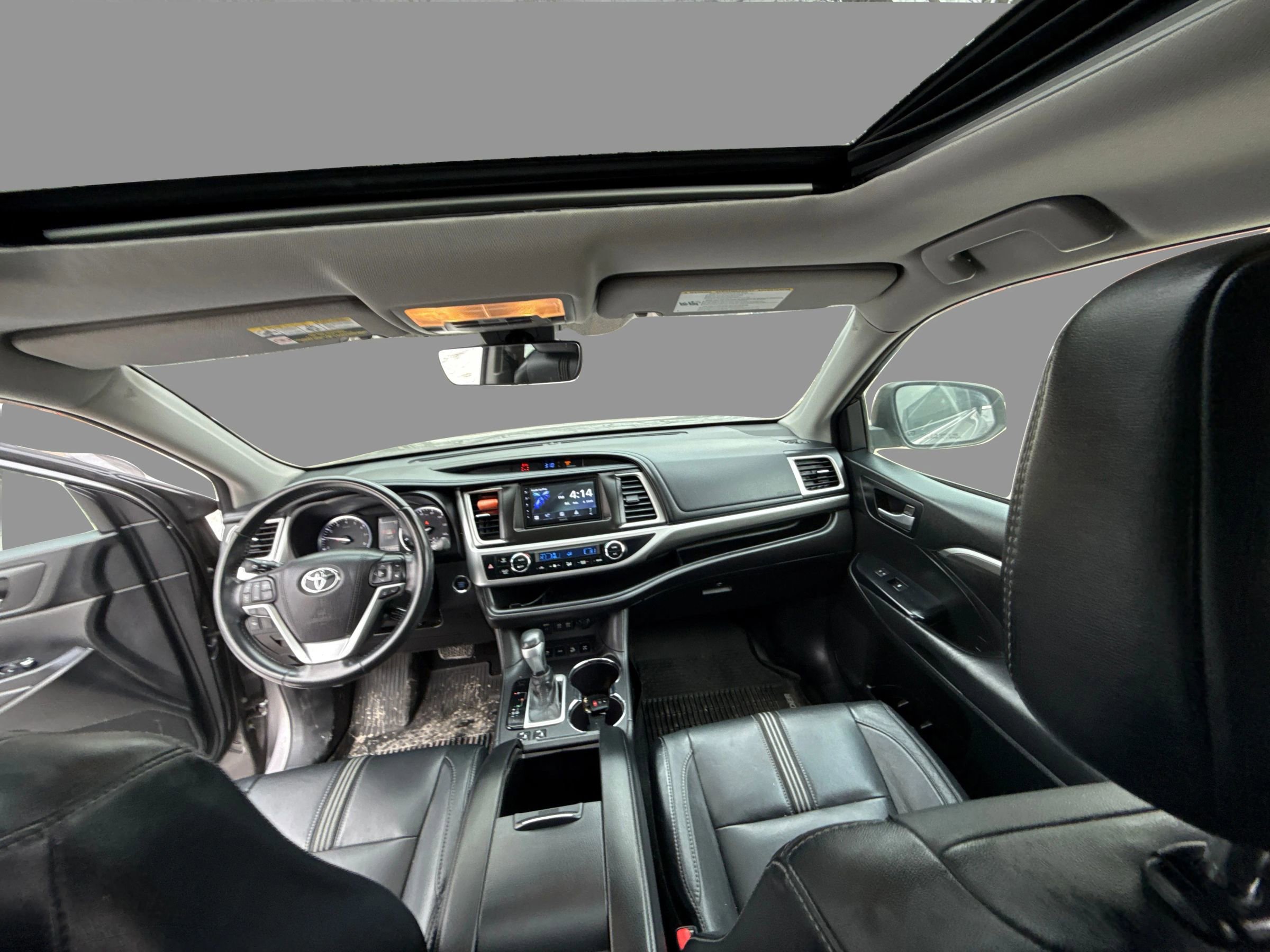 Used 2017 Toyota Highlander SE image 21