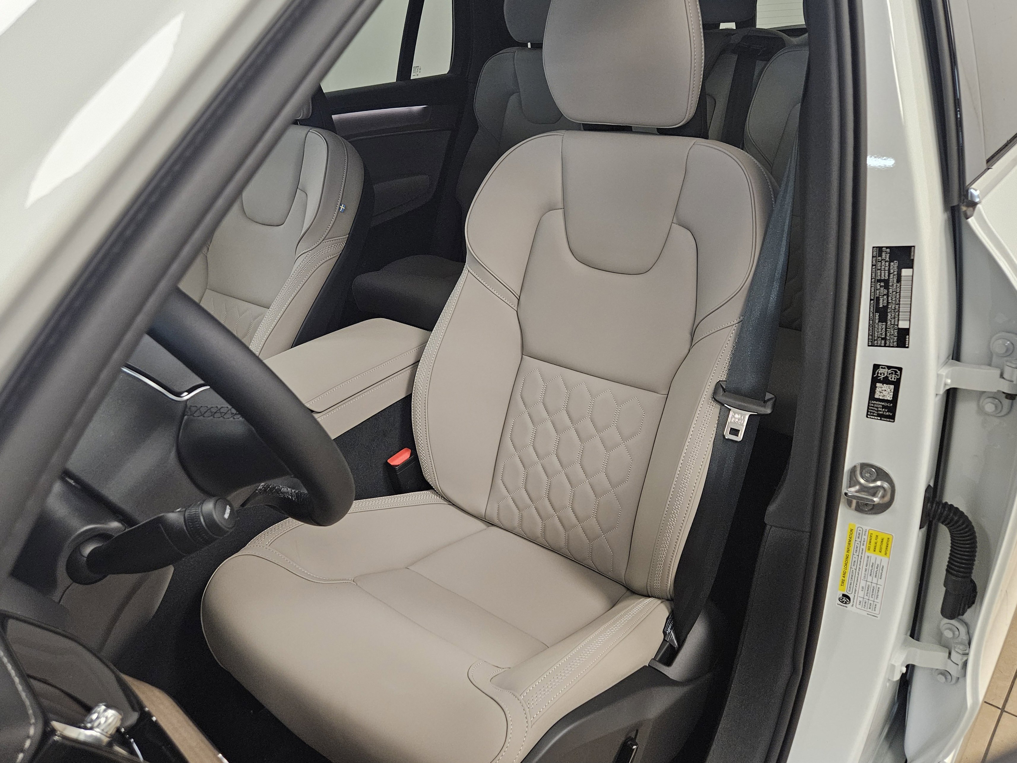 New 2026 Volvo XC90 B5 Core image 41