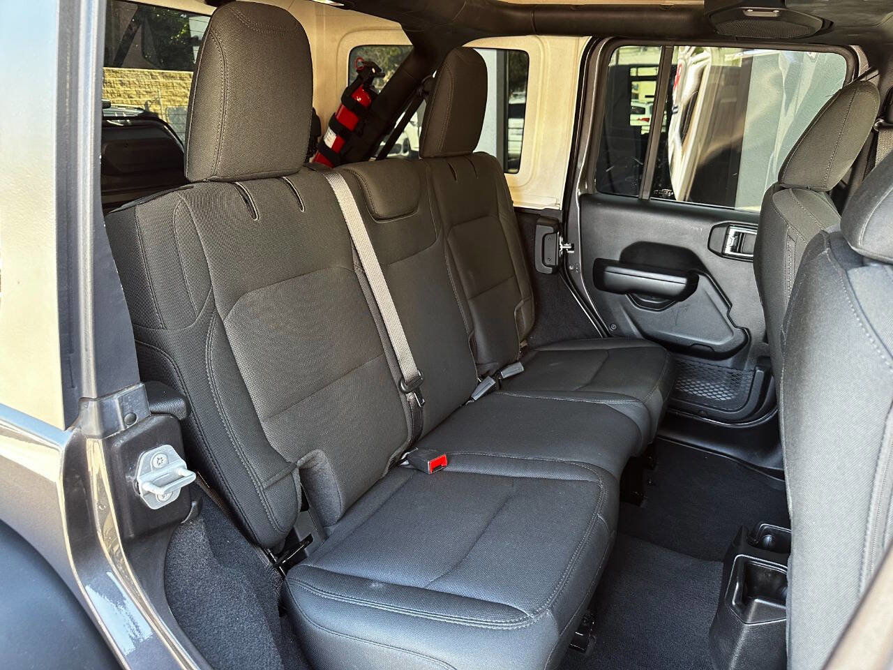 Used 2021 Jeep Wrangler Unlimited Sport image 33