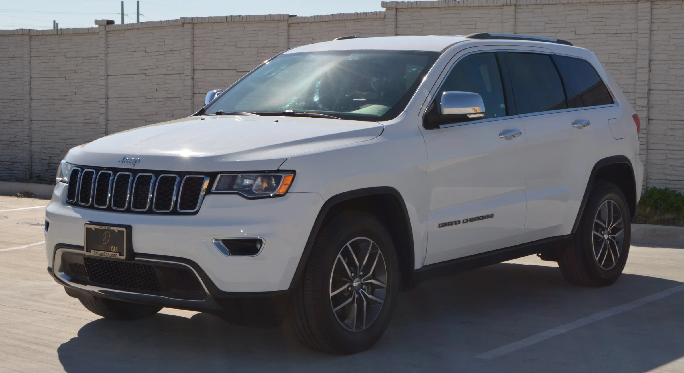 Used 2018 Jeep Grand Cherokee Limited RWD image 2