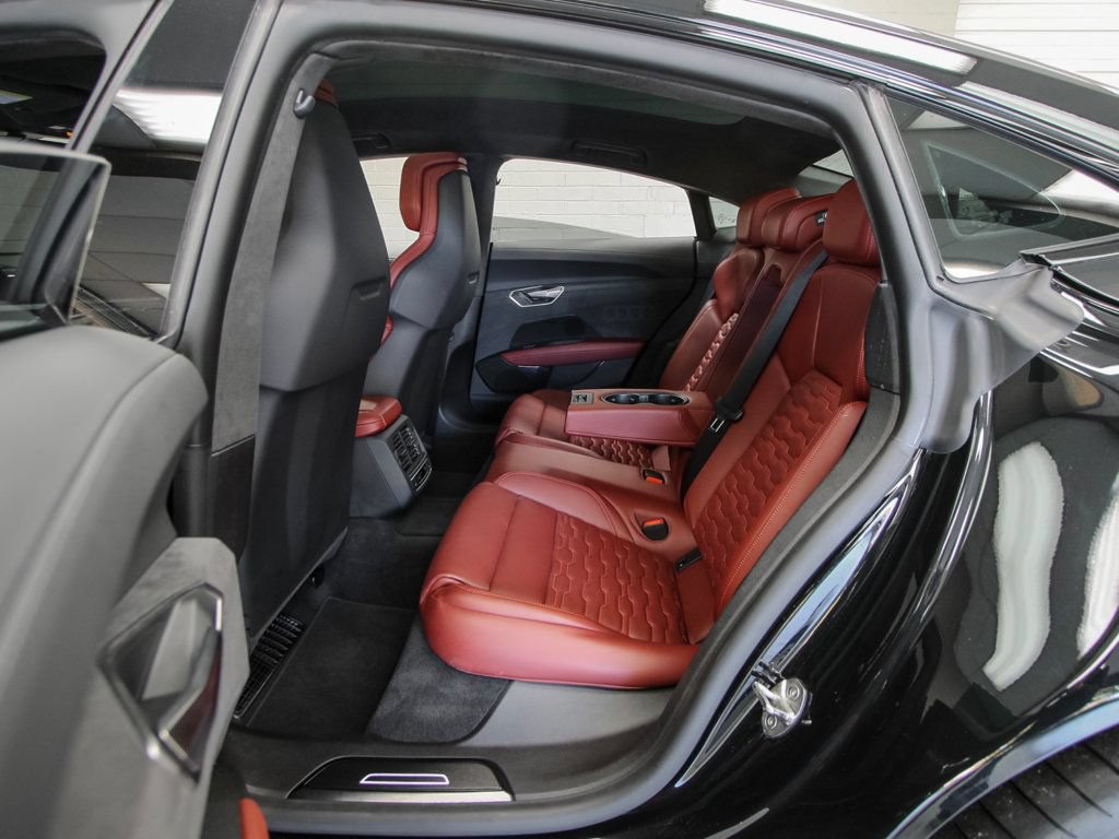 Used 2024 Audi e-tron GT Prestige AWD/4WD image 25