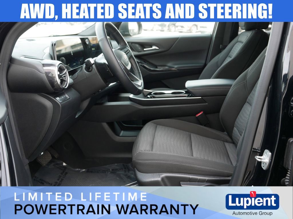 Used 2025 Chevrolet Equinox LT AWD/4WD image 13