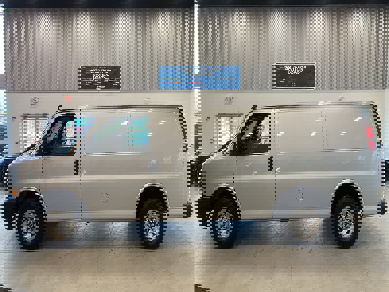 Used 2021 GMC Savana 2500 w/ Driver Convenience Package image 8