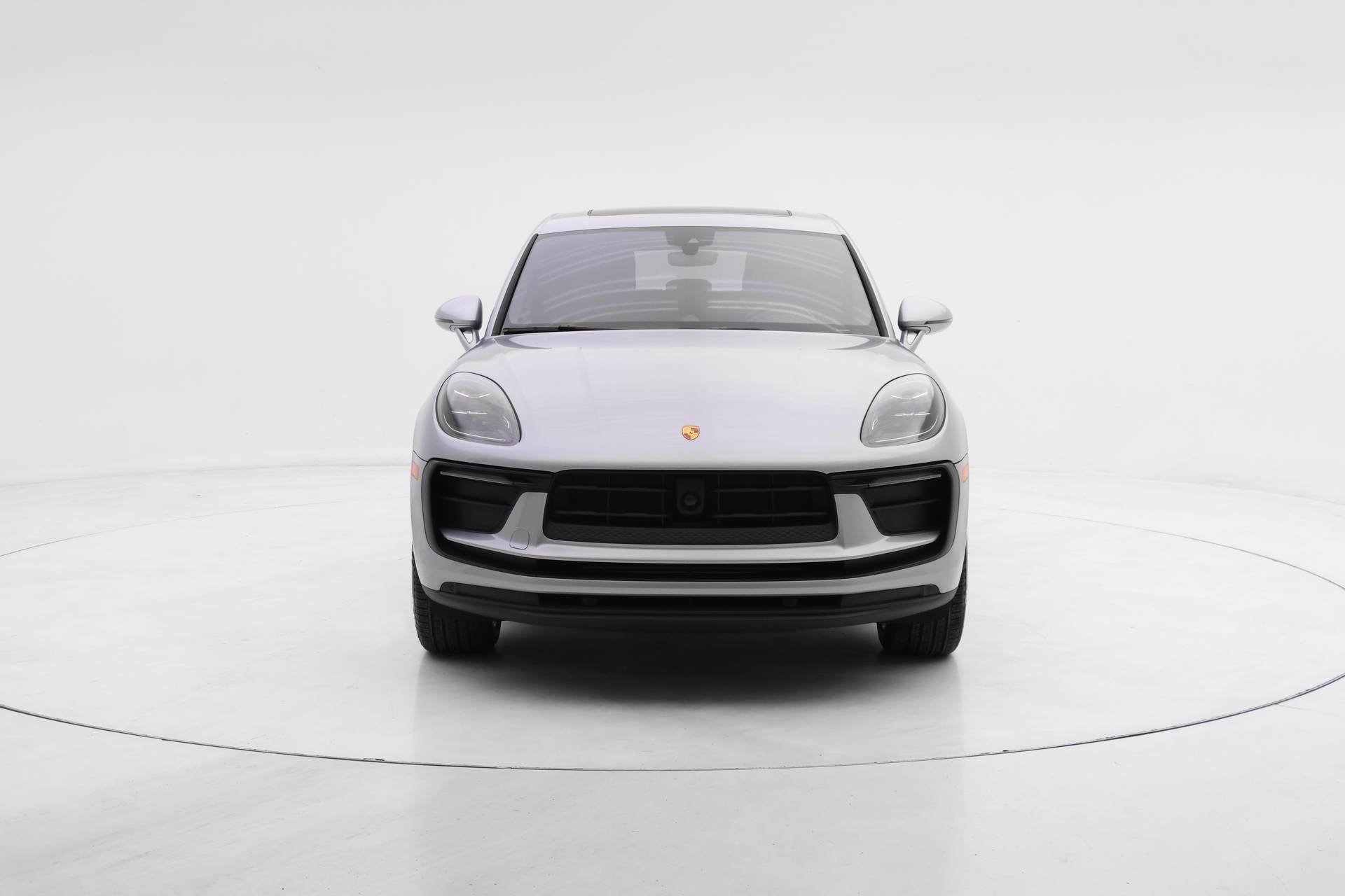 Certified 2024 Porsche Macan image 10