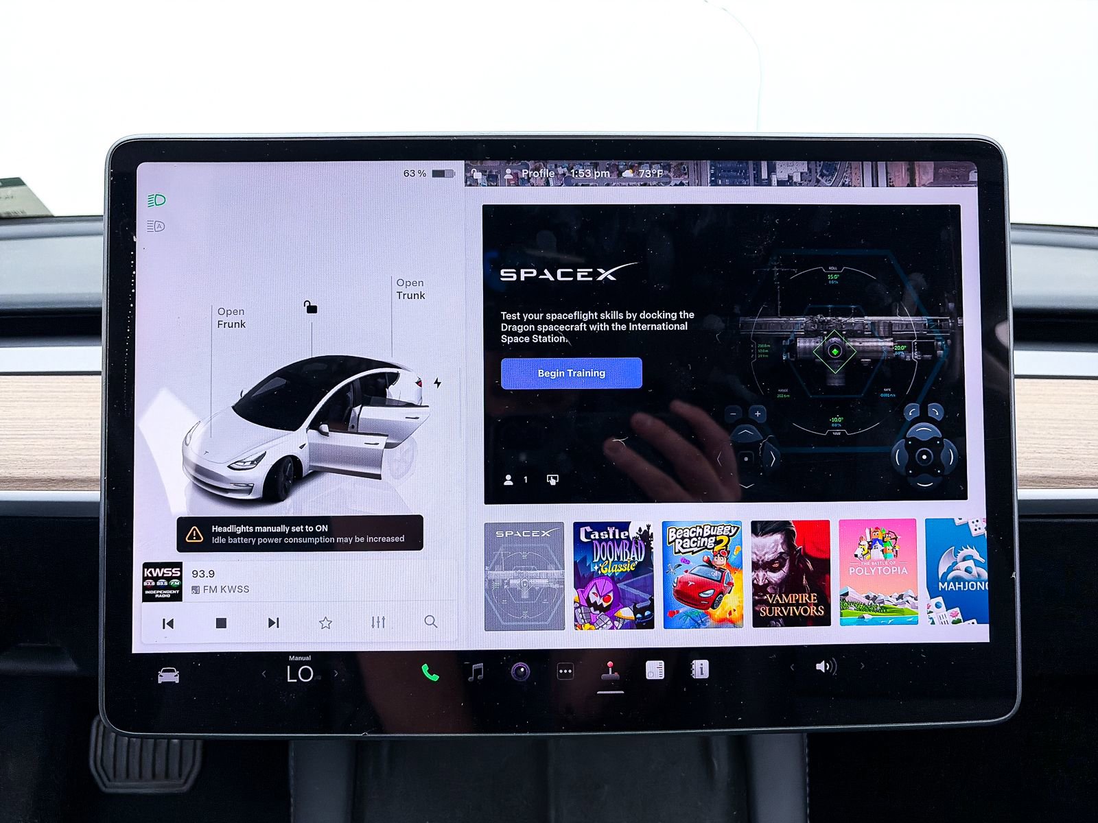 Used 2023 Tesla Model 3 Standard Range image 23