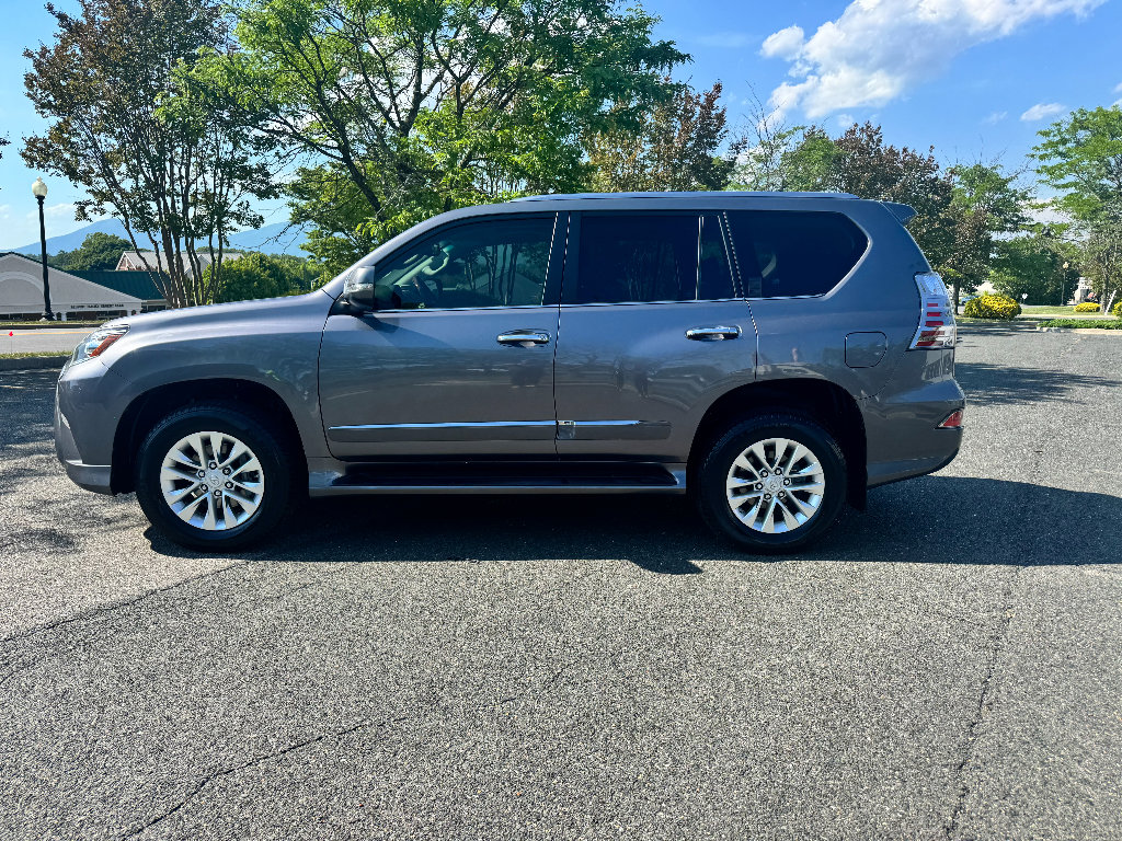 Used 2018 Lexus GX 460 Premium w/ Premium Package AWD/4WD image 4