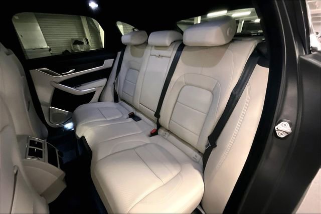 New 2026 Jaguar F-PACE R-Dynamic S image 9