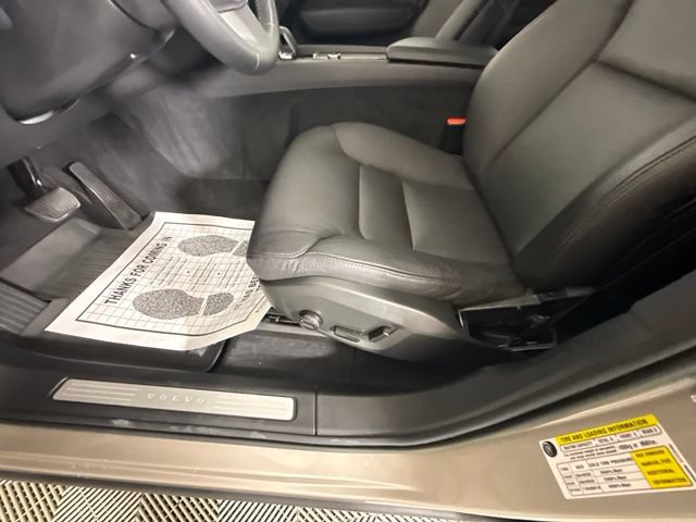 Used 2023 Volvo XC60 B5 Plus w/ Protection Package Premier FWD image 16