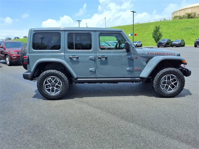 New 2025 Jeep Wrangler Unlimited Rubicon w/ Technology Group image 3