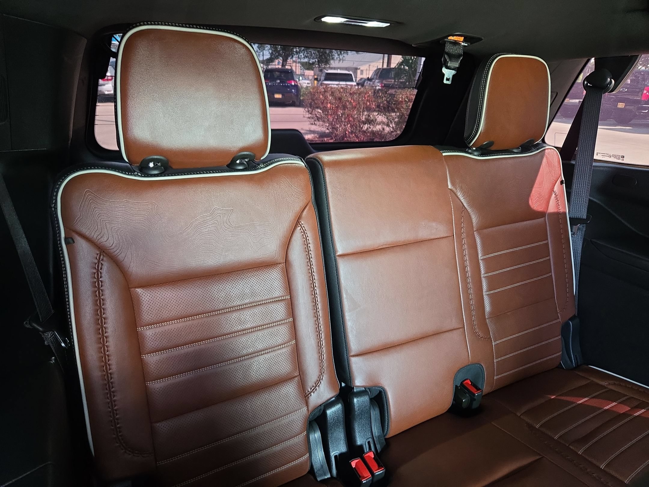Used 2024 GMC Yukon Denali Ultimate AWD/4WD image 28