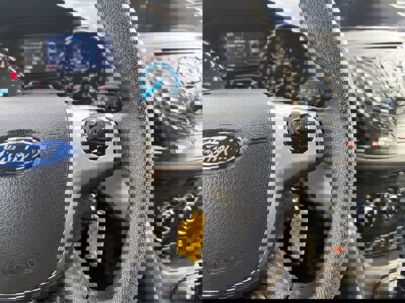 Used 2015 Ford Escape SE image 24