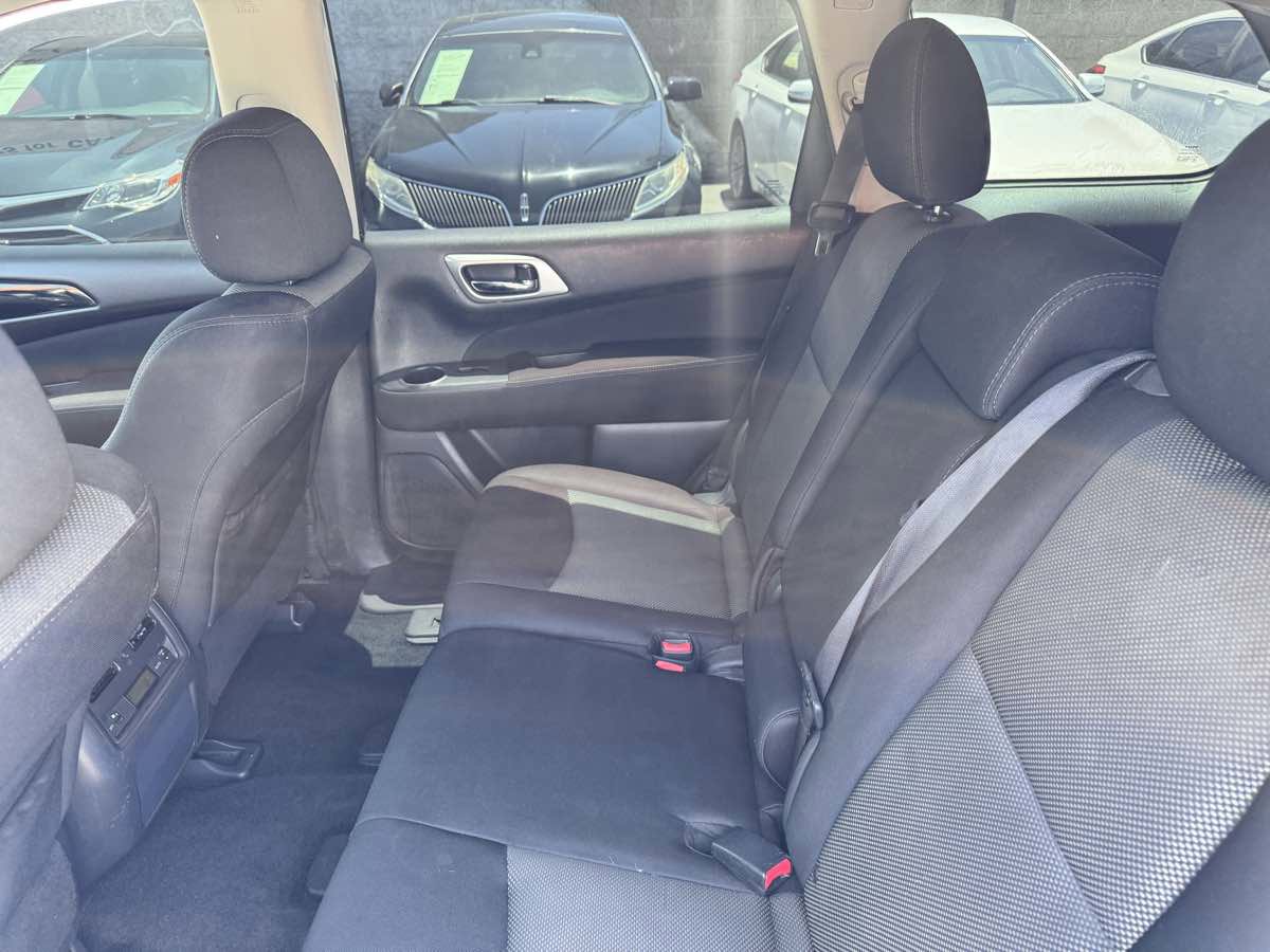 Used 2017 Nissan Pathfinder SV w/ Cargo Package FWD image 31