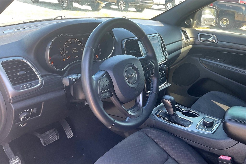 Used 2019 Jeep Grand Cherokee Laredo image 13