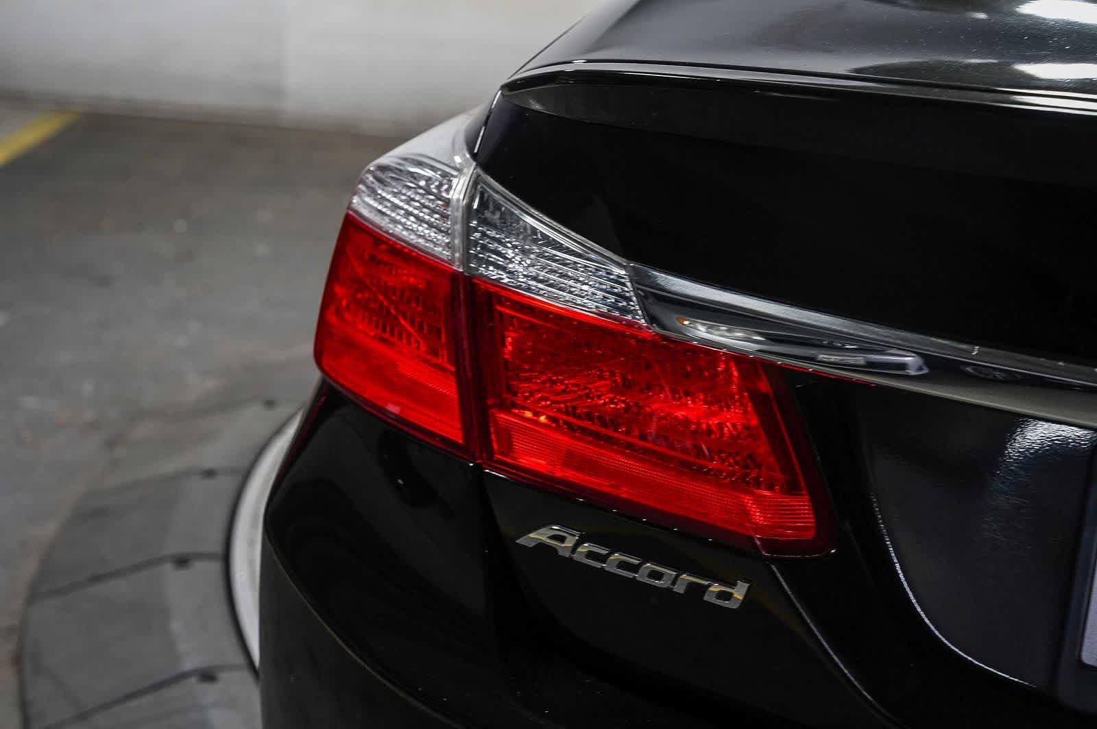 Used 2013 Honda Accord Sport image 11