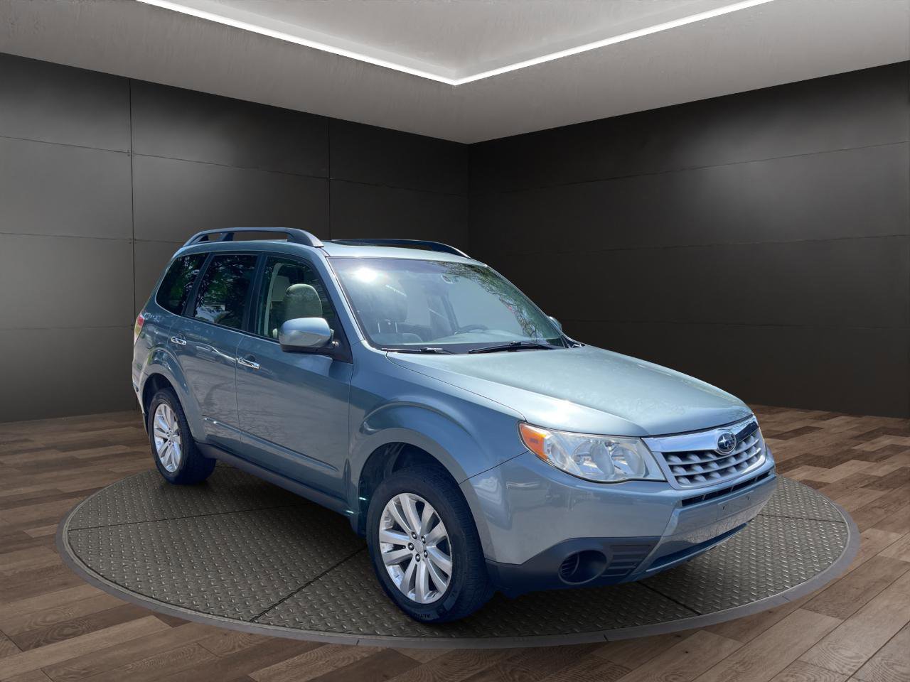 Used 2012 Subaru Forester 2.5X Premium AWD/4WD image 2