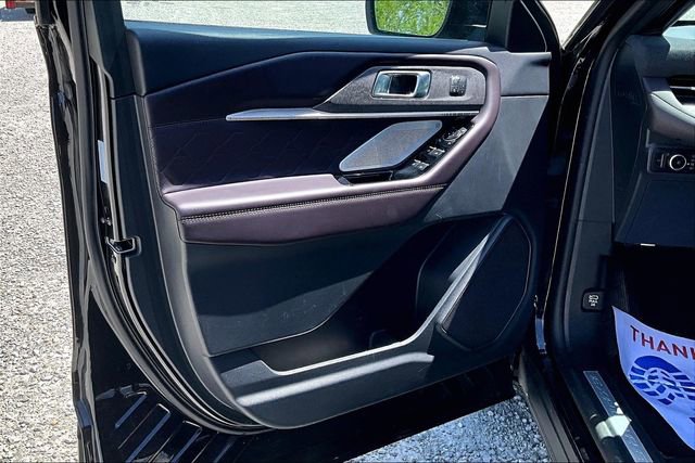 Used 2025 Ford Explorer Platinum w/ LUX Leather Package AWD/4WD image 23