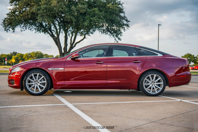 Used 2012 Jaguar XJ image 3