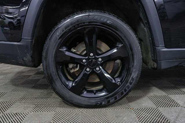 Used 2023 Jeep Grand Cherokee L Laredo AWD/4WD image 15
