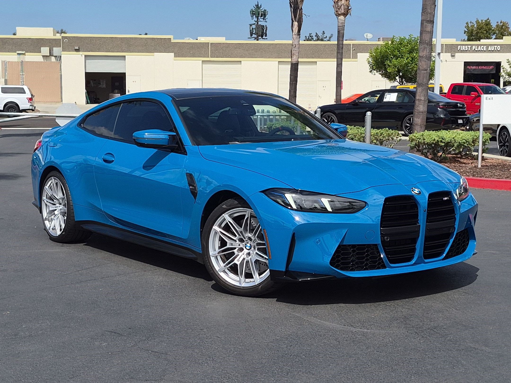Used 2026 BMW M4 Coupe w/ Executive Package RWD image 2