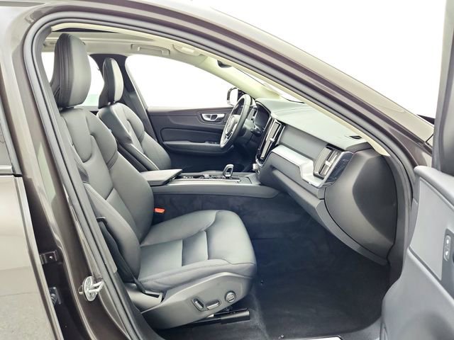 New 2025 Volvo XC60 B5 Core w/ Protection Package Premier image 18
