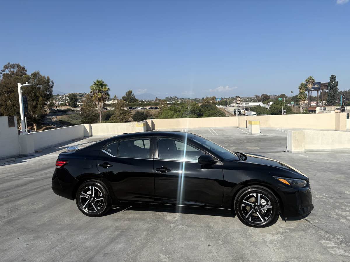 Used 2025 Nissan Sentra SV FWD image 30