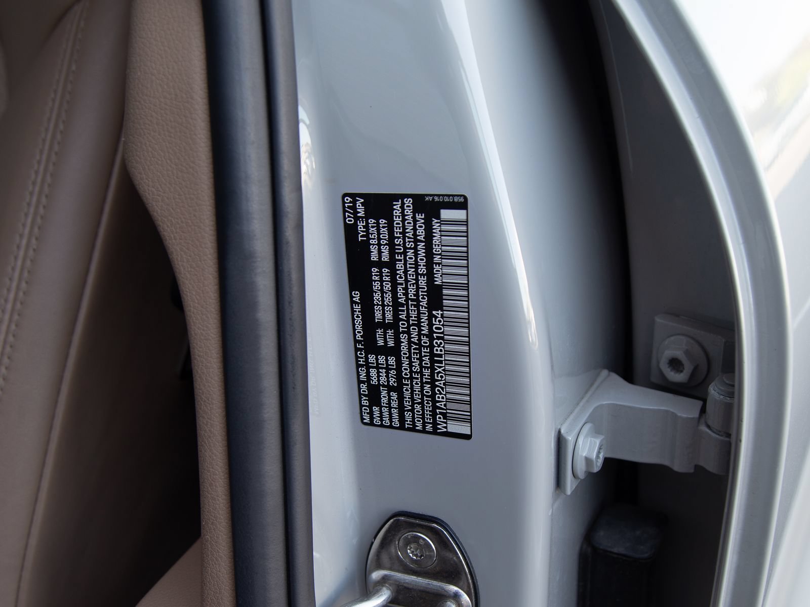 Certified 2020 Porsche Macan S AWD/4WD image 15