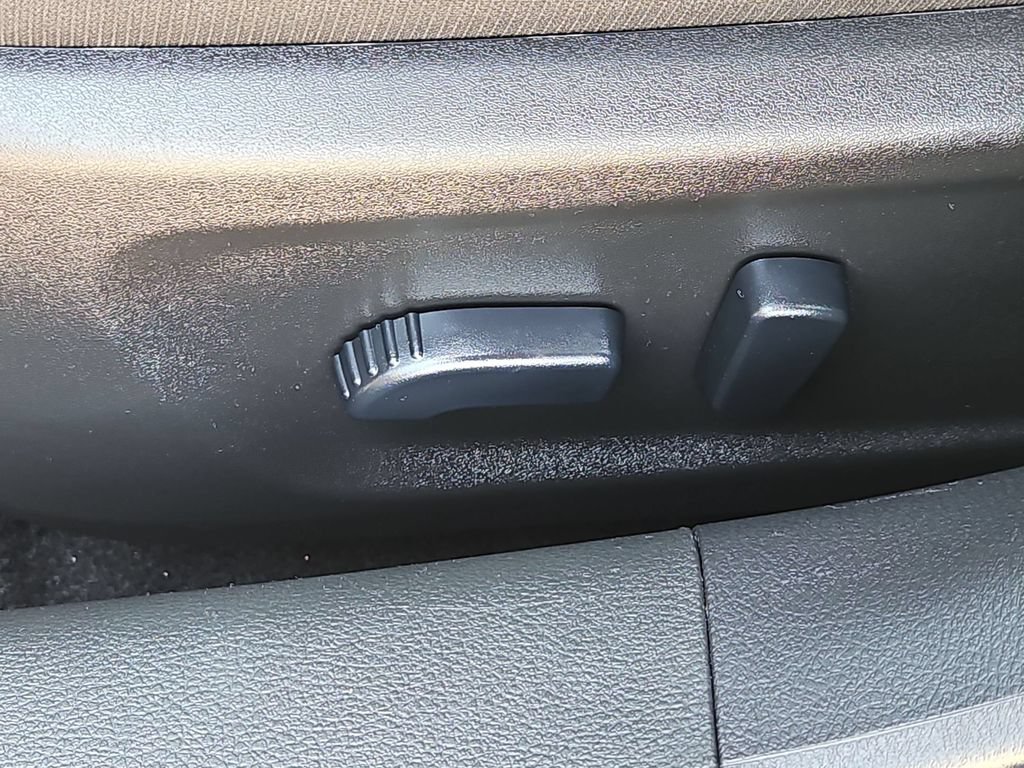 Used 2025 Nissan Altima 2.5 SV FWD image 14