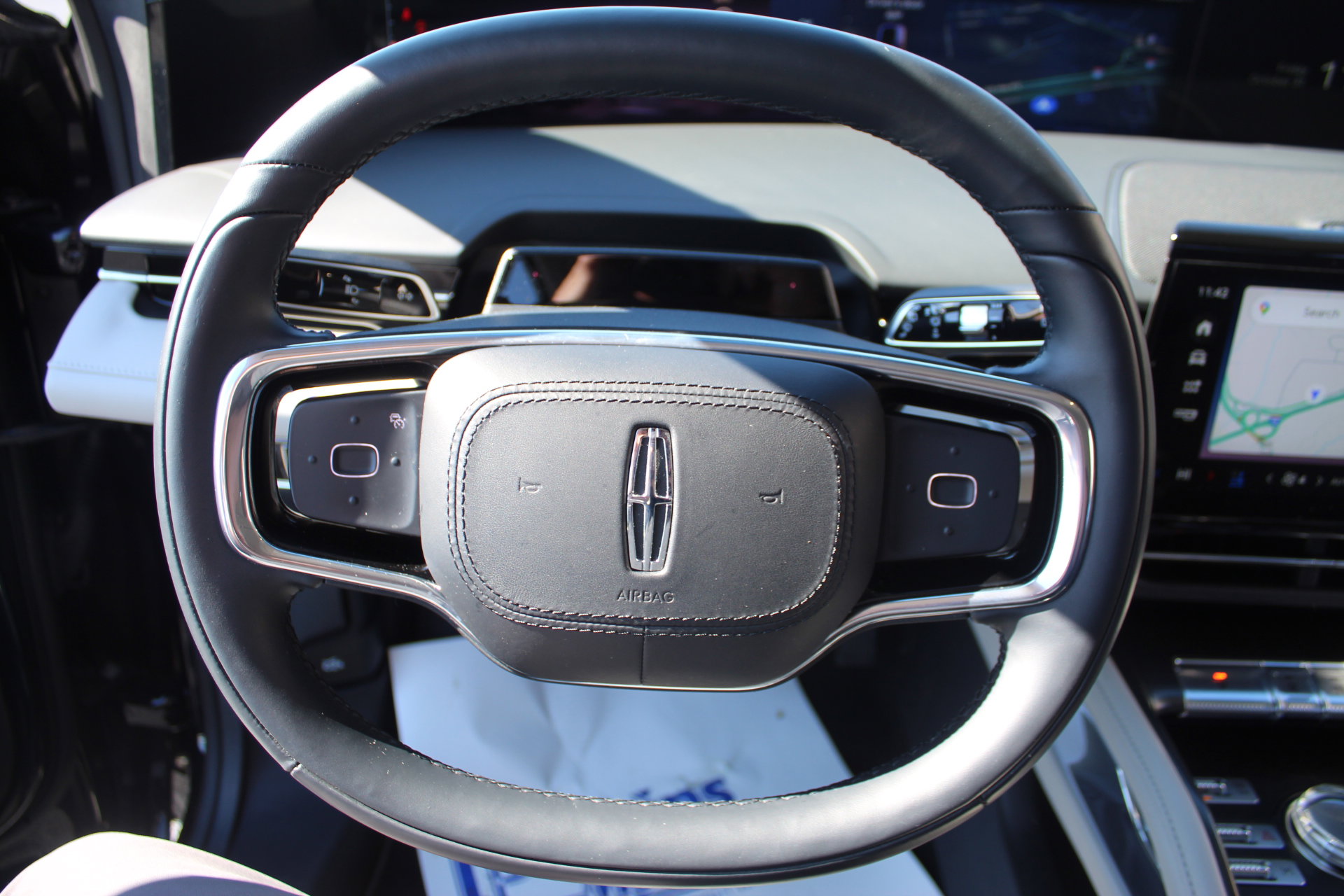 Used 2024 Lincoln Nautilus Reserve w/ Equipment Group 203A image 17