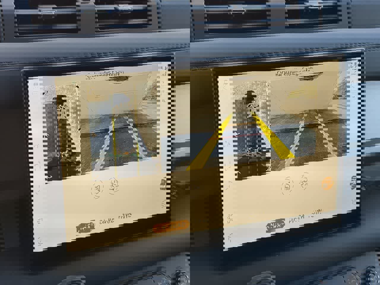 Used 2025 Land Rover Defender 110 image 32