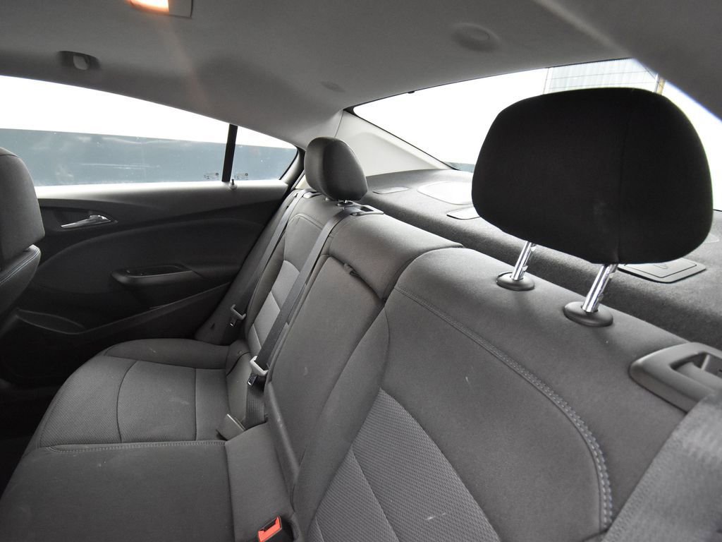 Used 2018 Chevrolet Cruze LT w/ LT True North Edition image 12