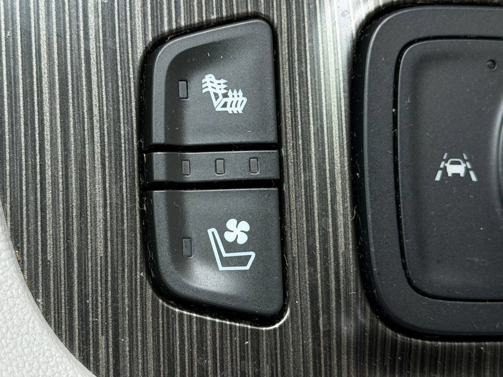 Used 2020 GMC Acadia SLT w/ Driver Alert Package II AWD/4WD image 35