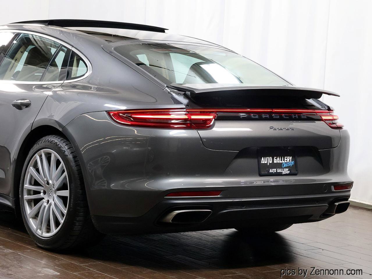 Used 2017 Porsche Panamera Sedan image 8