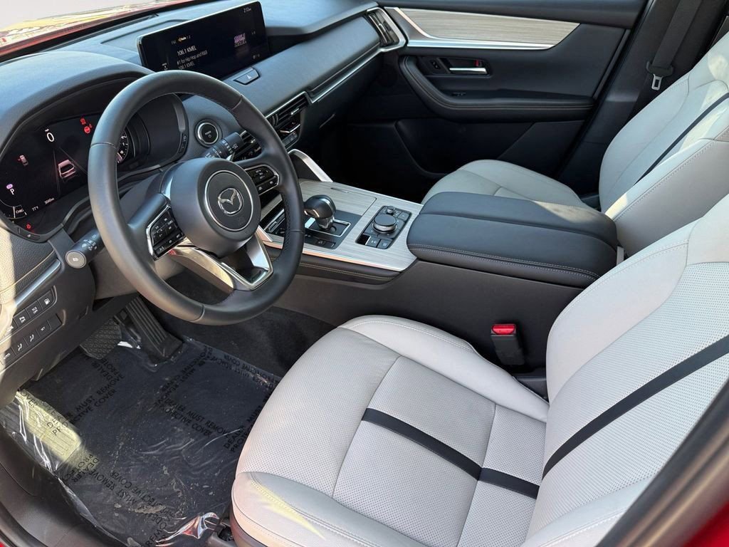 Used 2025 MAZDA CX-70 Plug-In Hybrid w/ Premium Pkg image 16